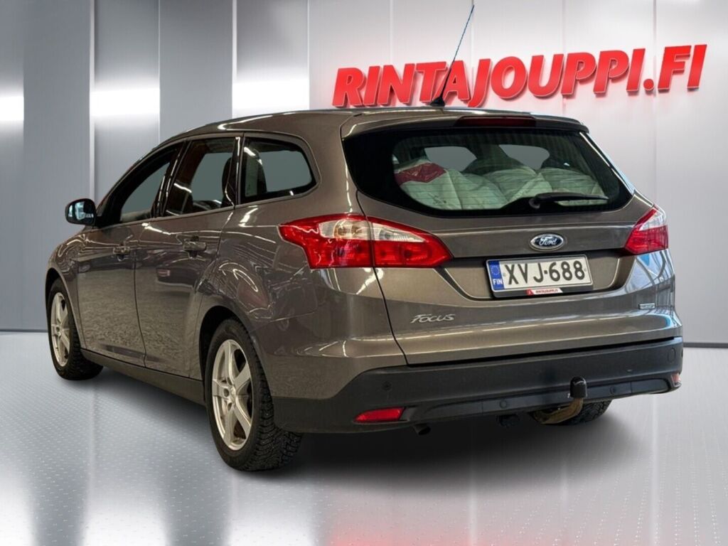 Ford Focus 2014 Ruskea (beige)