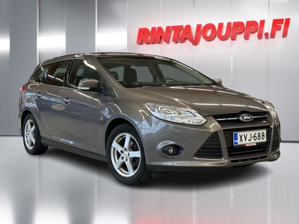 Ford Focus 2014 Ruskea (beige)