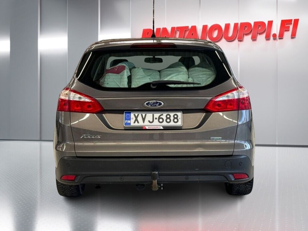 Ford Focus 2014 Ruskea (beige)