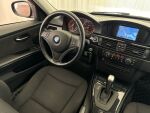 BMW 318 2011 Punainen