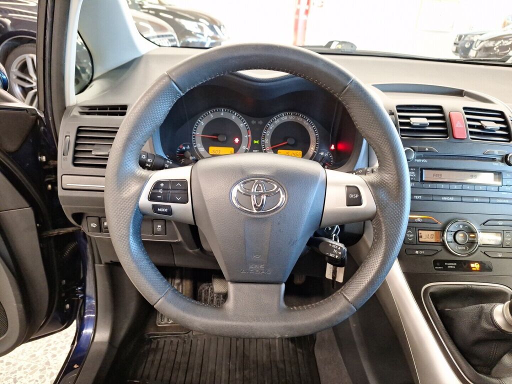 Toyota Auris 2012 Sininen