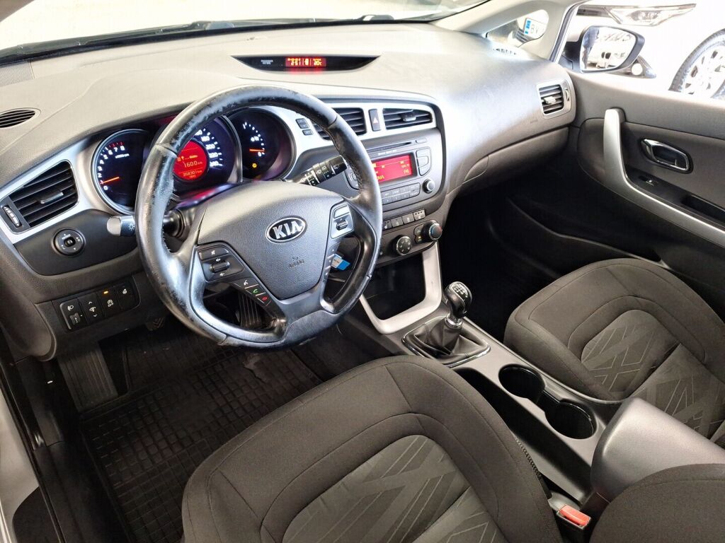 Kia Ceed 2012 Hopea