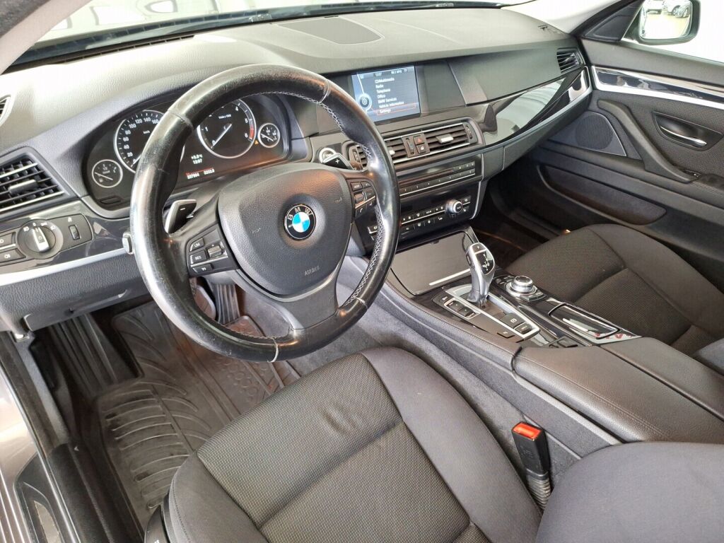 BMW 520 2013 Ruskea (beige)