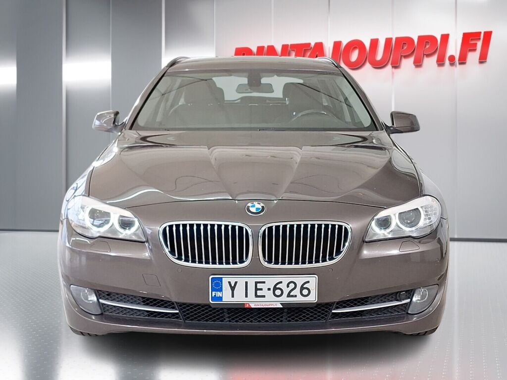 BMW 520 2013 Ruskea (beige)