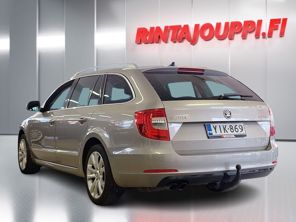 Skoda Superb 2013 Ruskea (beige)