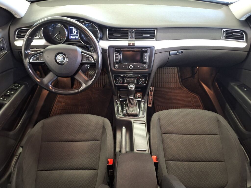 Skoda Superb 2013 Ruskea (beige)