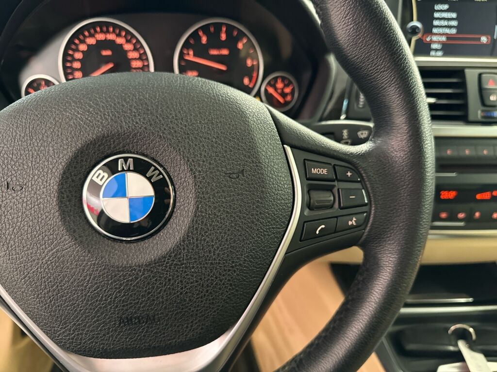 BMW 320 Gran Turismo 2014 Musta