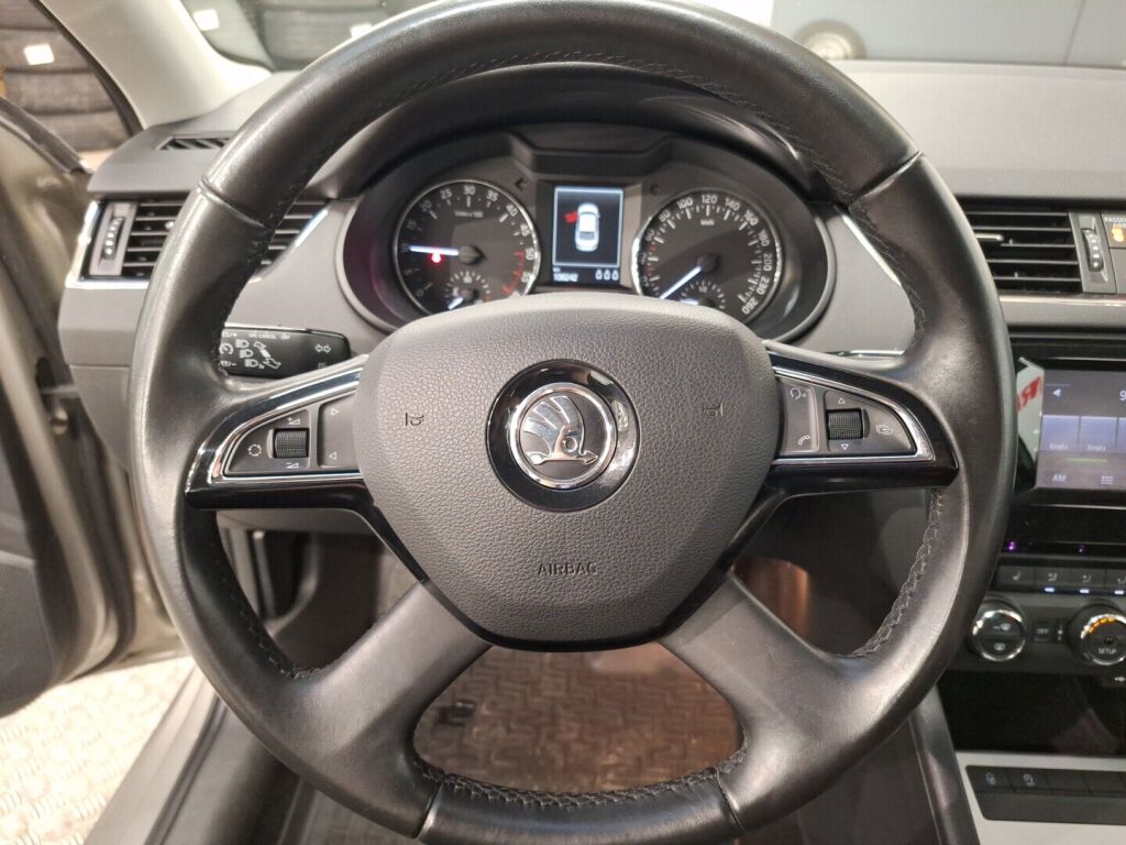 Skoda Octavia 2014 Ruskea (beige)