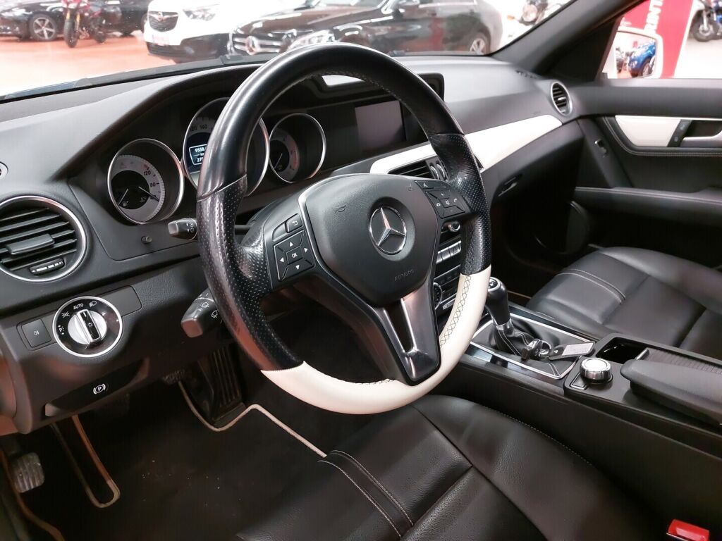 Mercedes-Benz C 2012 Valkoinen