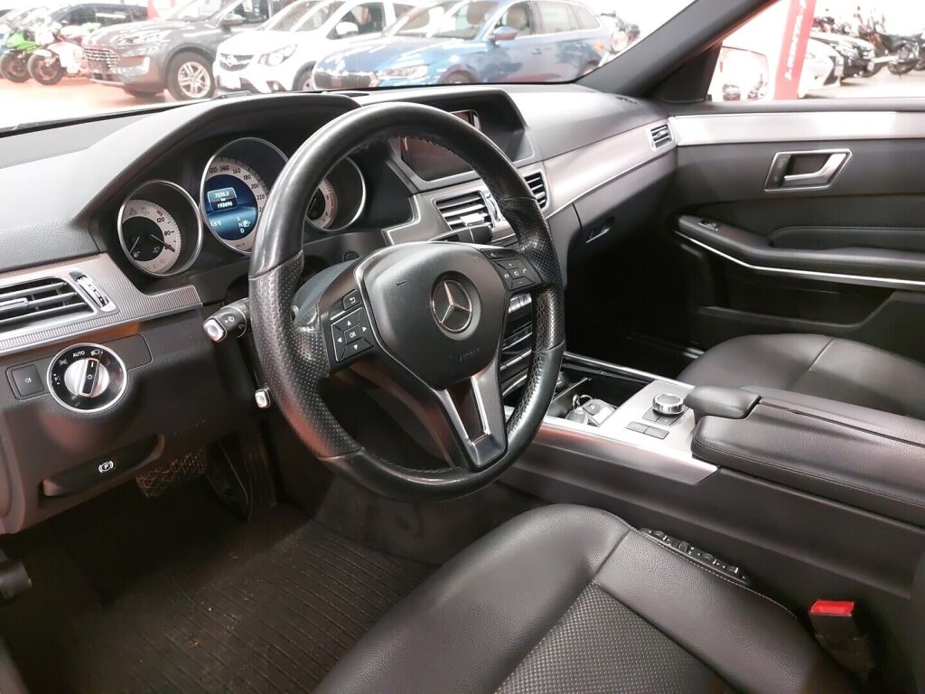 Mercedes-Benz E 2015 Valkoinen