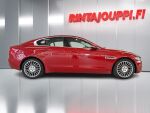 Jaguar XE 2015 Punainen