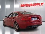 Jaguar XE 2015 Punainen