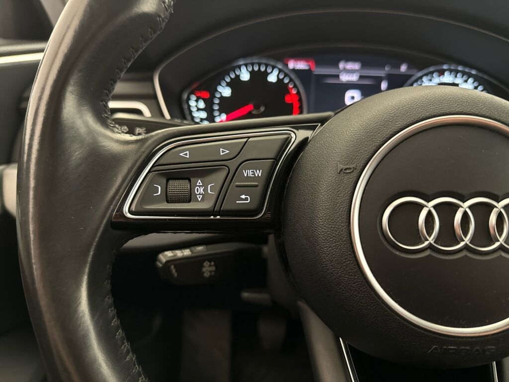 Audi A4 2016 Musta