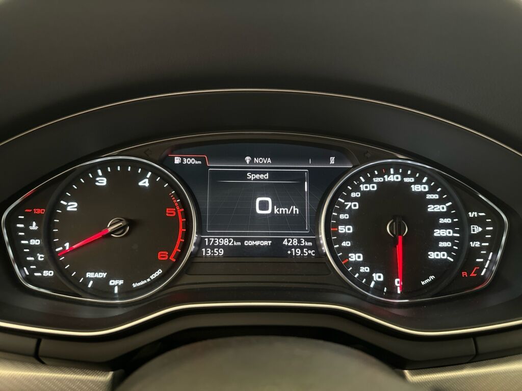 Audi A4 2016 Musta