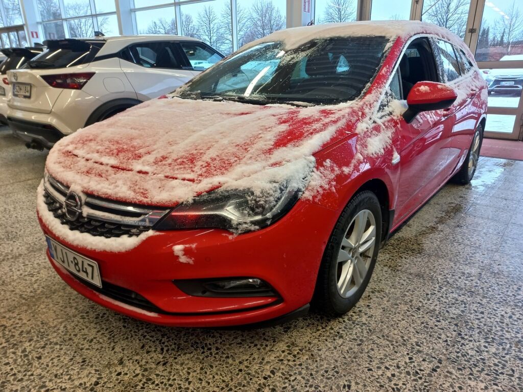 Opel Astra 2016 Punainen