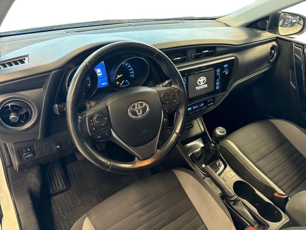 Toyota Auris 2018 Valkoinen