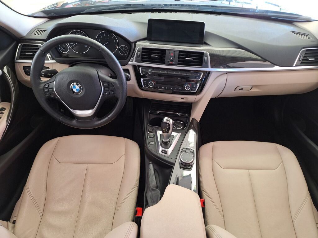 BMW 330 2016 Sininen