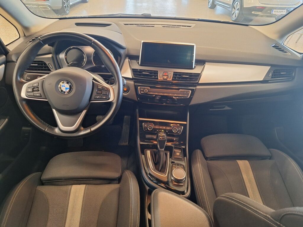 BMW 225 2018 Musta