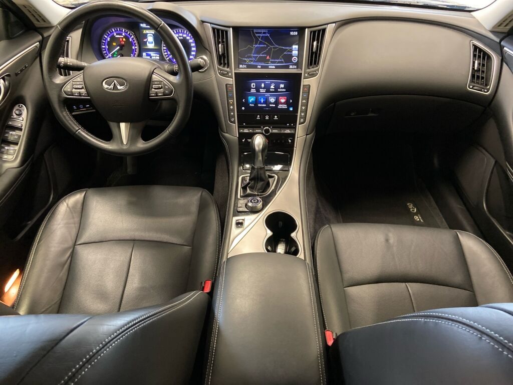 Infiniti Q50 2016 Musta