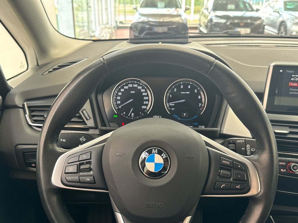 BMW 225 2020 Ruskea (beige)