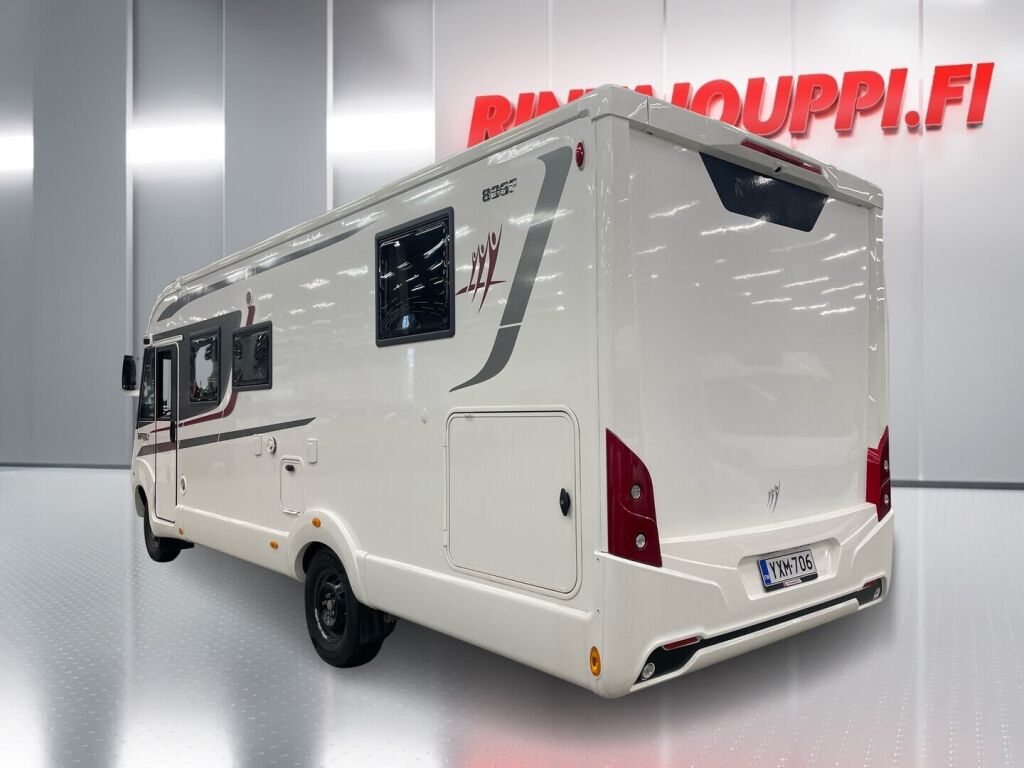 Rapido 896F Scandinavia Exclusive 2021 Valkoinen