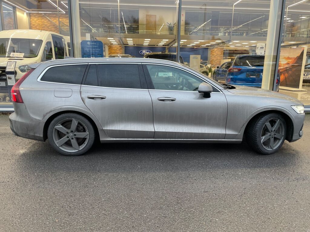 Volvo V60 2021 Harmaa