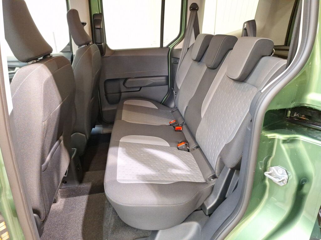 Ford Tourneo Courier 2024 Vihreä