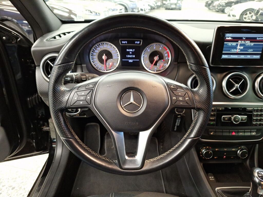 Mercedes-Benz A 2013 Musta