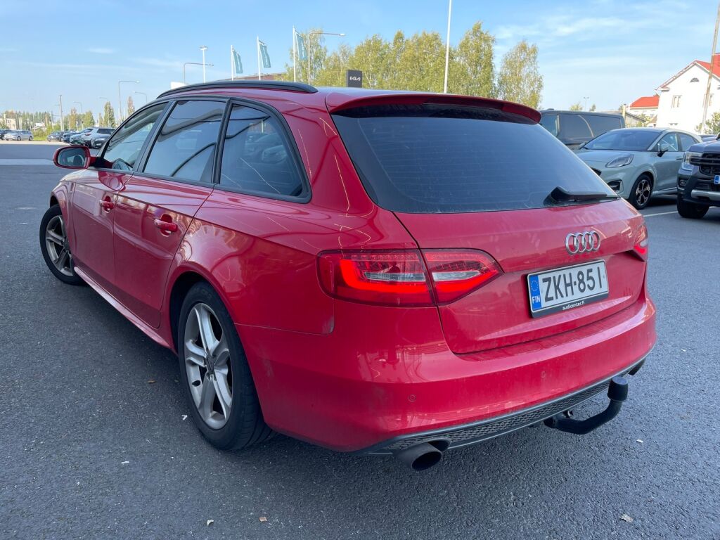 Audi A4 2014 Punainen