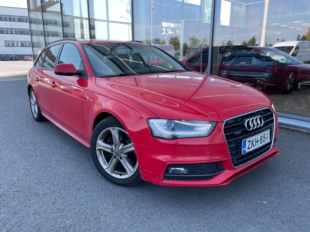 Audi A4 2014 Punainen