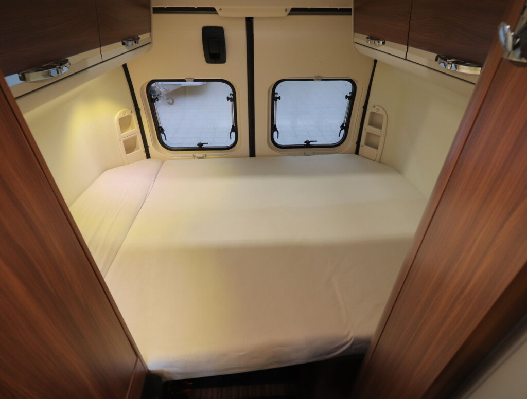 Adria TWIN 600 SP 2015 Ruskea (beige)