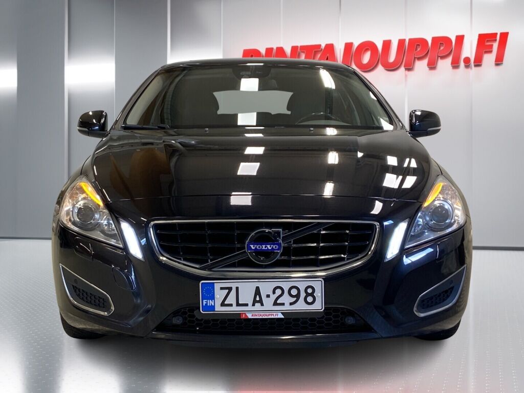 Volvo V60 2011 Musta