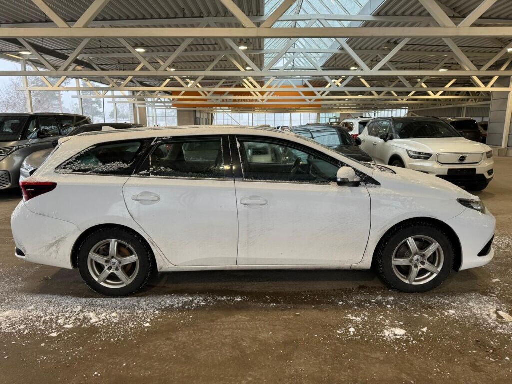 Toyota Auris 2016 Valkoinen