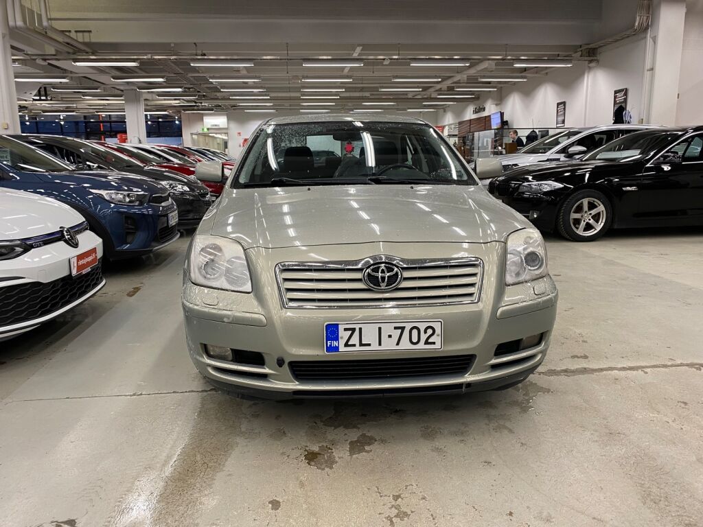 Toyota Avensis 2005 Vihreä