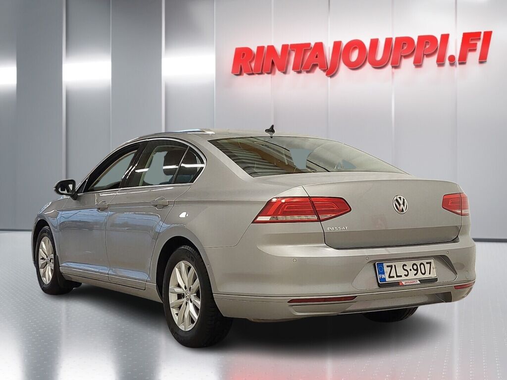 Volkswagen Passat 2018 Sininen