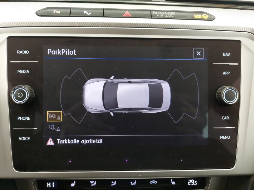 Volkswagen Passat 2018 Sininen