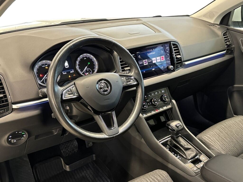 Skoda Karoq 2018 Valkoinen