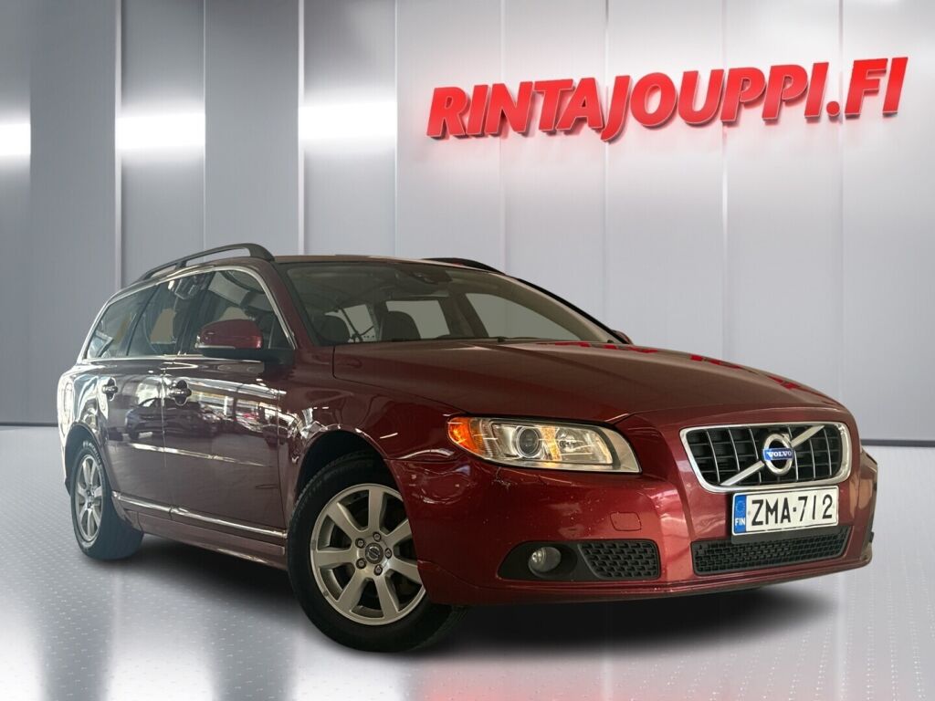 Volvo V70 2013 Punainen