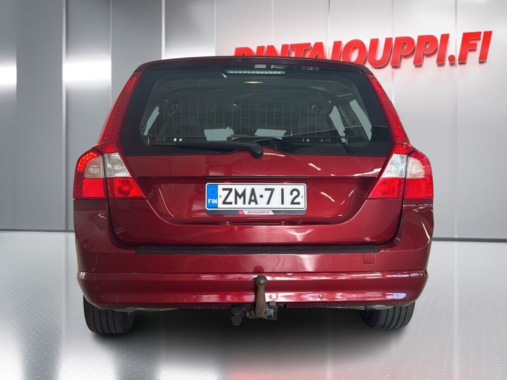 Volvo V70 2013 Punainen