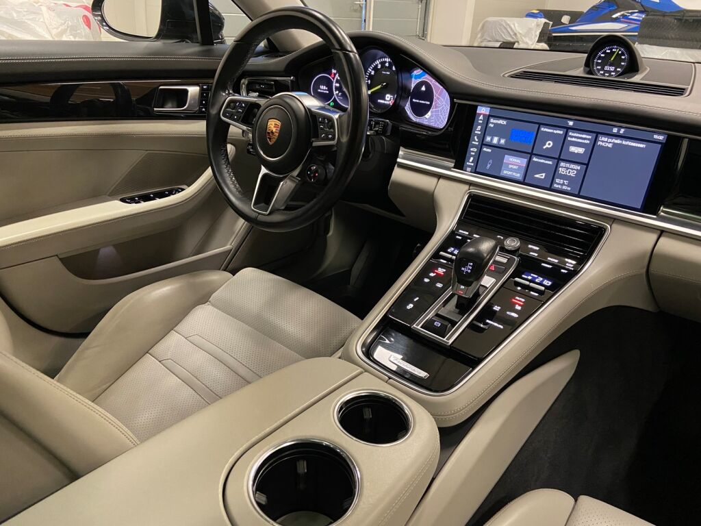 Porsche Panamera 2018 Harmaa