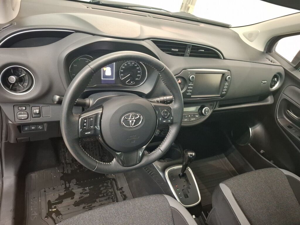 Toyota Yaris 2019 Punainen