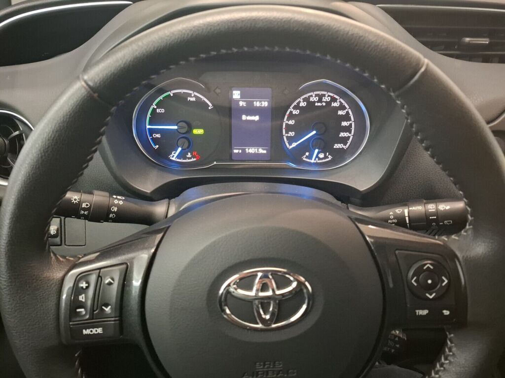 Toyota Yaris 2019 Punainen