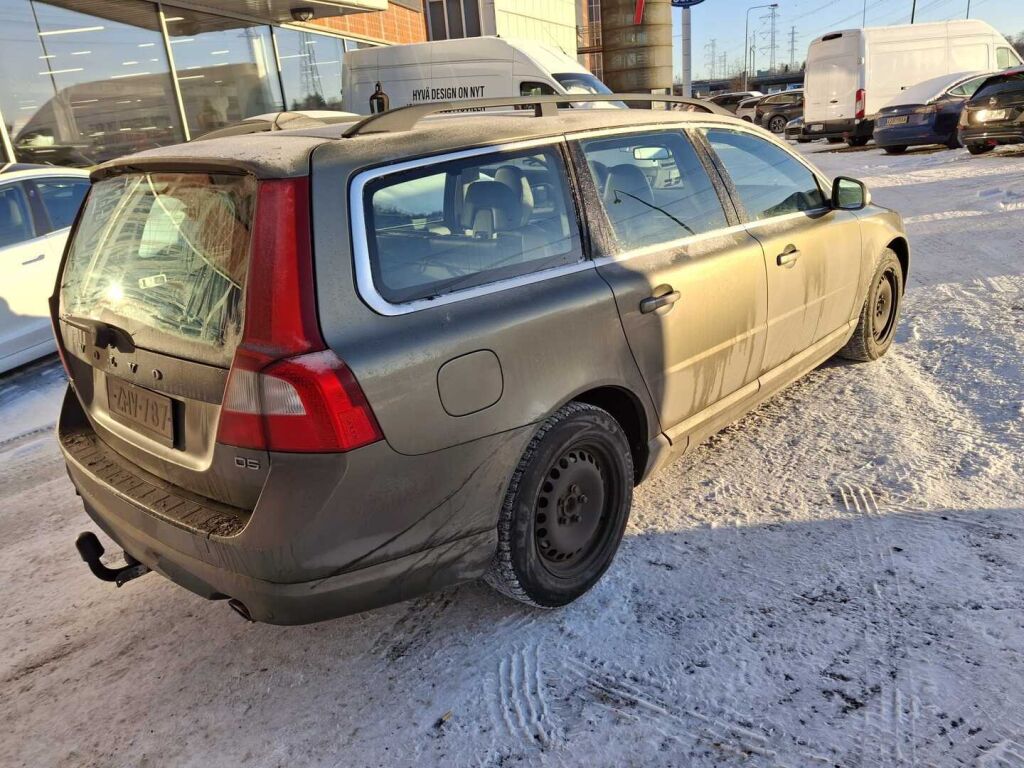 Volvo V70 2011 Vihreä