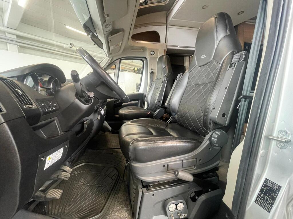 Adria Matrix Plus 670 SL 2020 Valkoinen