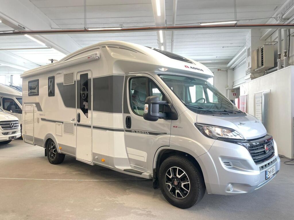 Adria Matrix Plus 670 SL 2020 Valkoinen