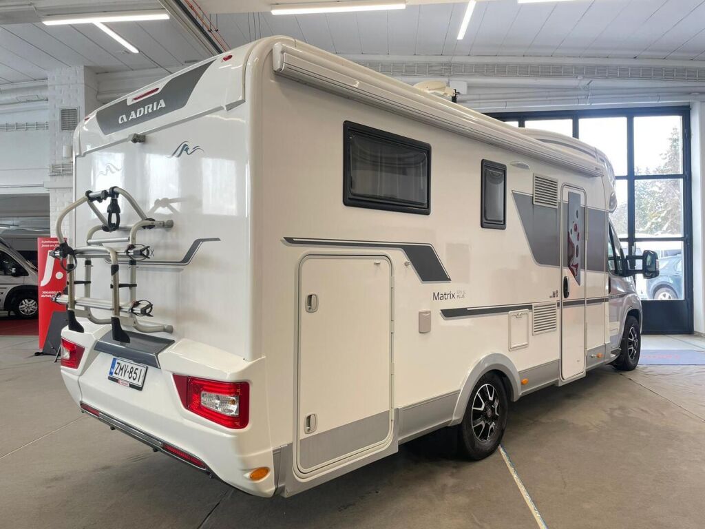 Adria Matrix Plus 670 SL 2020 Valkoinen