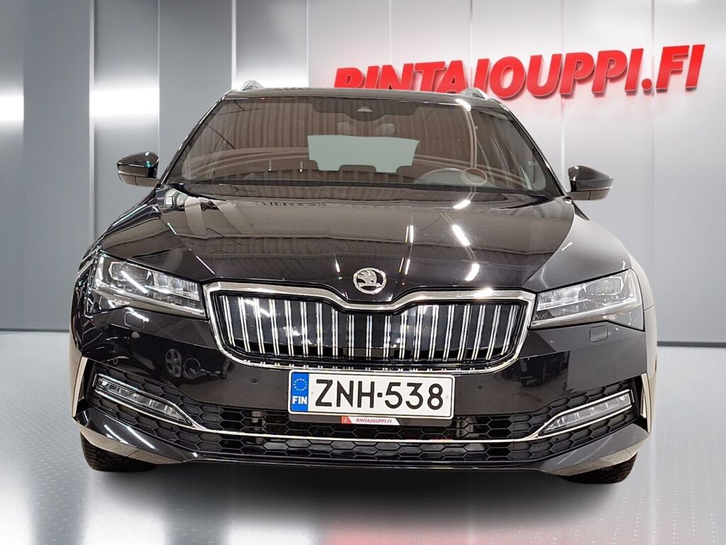 Skoda Superb 2020 Musta