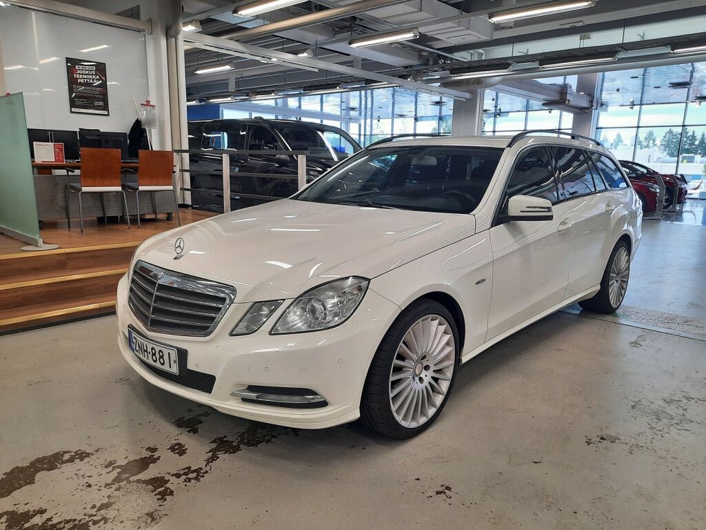 Mercedes-Benz E 2011 Valkoinen