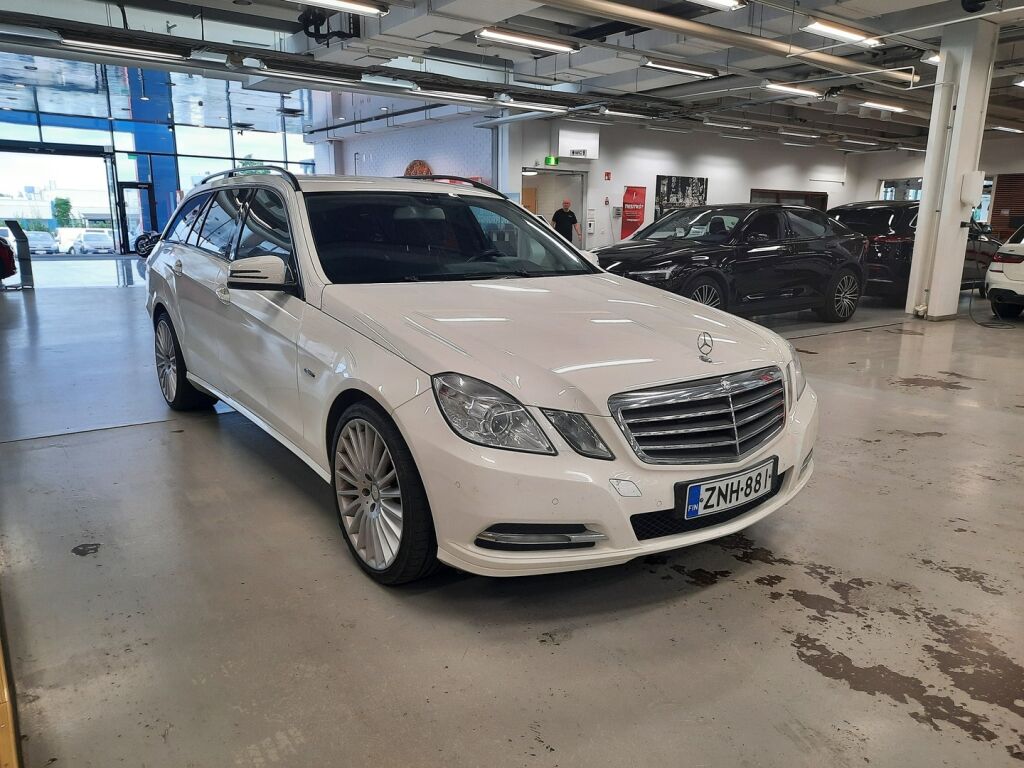 Mercedes-Benz E 2011 Valkoinen