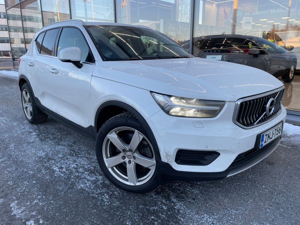 Volvo XC40 2022 Valkoinen